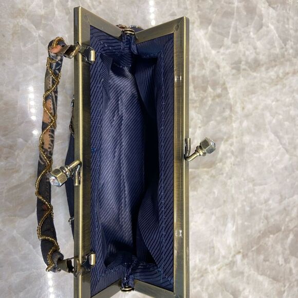 Floral Embroidered Women's Bag - Picture 12 of 12